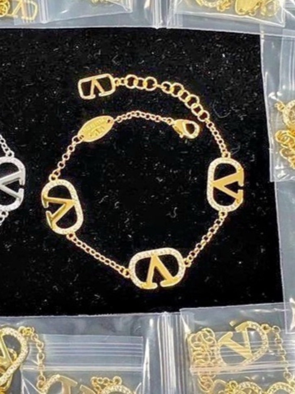 Inspired V Chain Link Logo Bracelets Gold